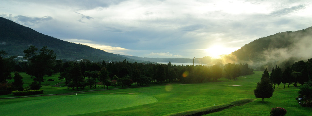 Play golf in Bali